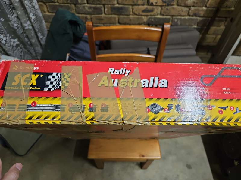 SCX 1:32 Scale Rally Australia kit with the track and 2 cars
