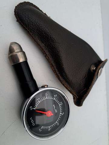 VINTAGE VDO TYRE PRESURE GAUGE