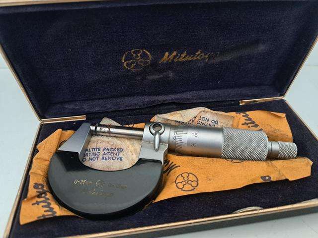 MITUTOYO VERNIER MICROMETER 0 - 25mm 0.001mm