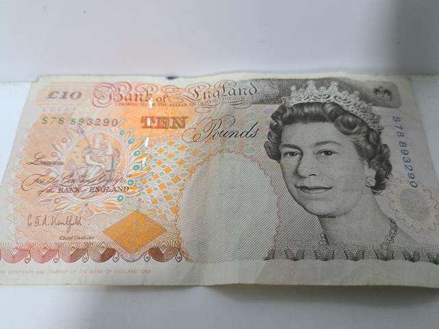10 POUND NOTE