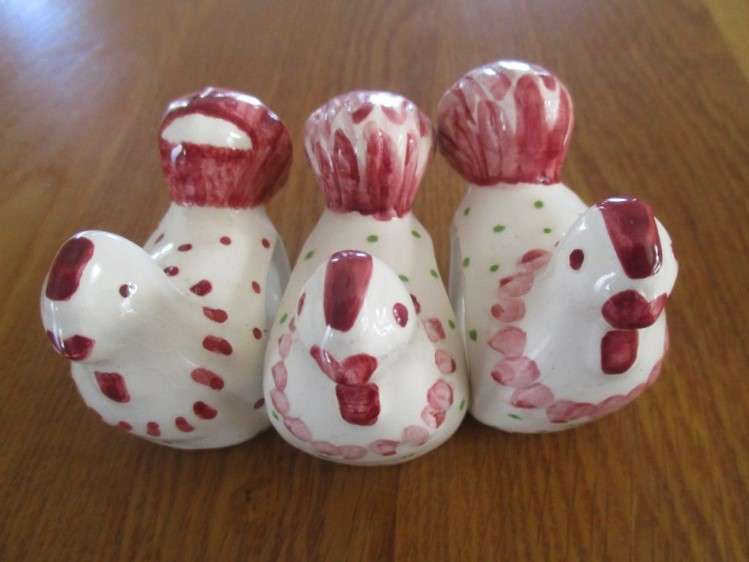 All the chickens/hens in a row - six cute hand painted ceramic serviette rings - cute ornaments too!