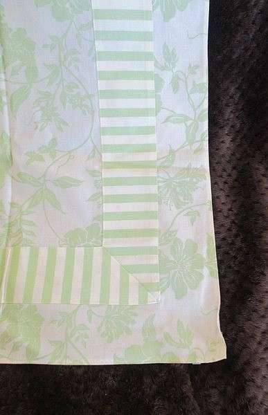 A Spring breakfast/tea/lunch in the garden?  Beautiful fresh, crisp tablecloth with four serviettes
