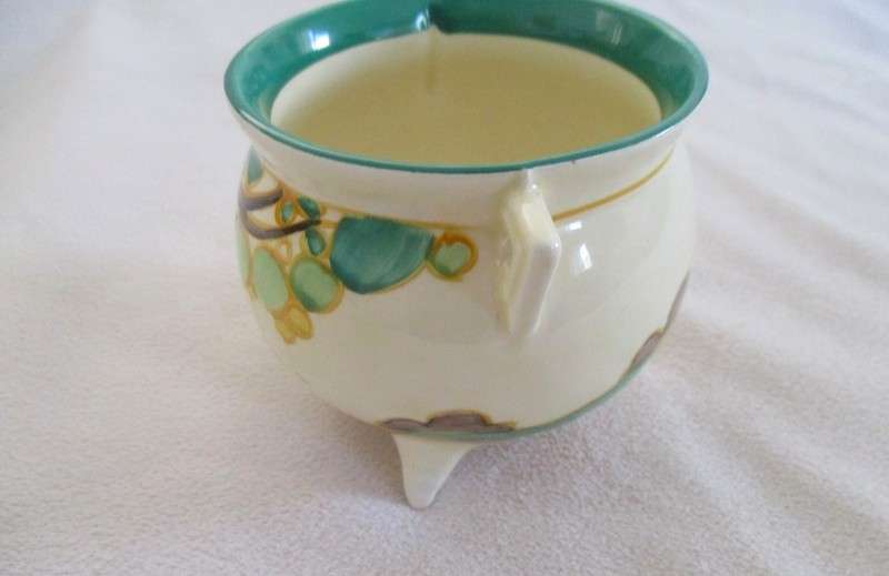Bargain!! Circa 1930's - small Clarice Cliff Fantasque Bizarre cauldron (market value R2500-R3000)