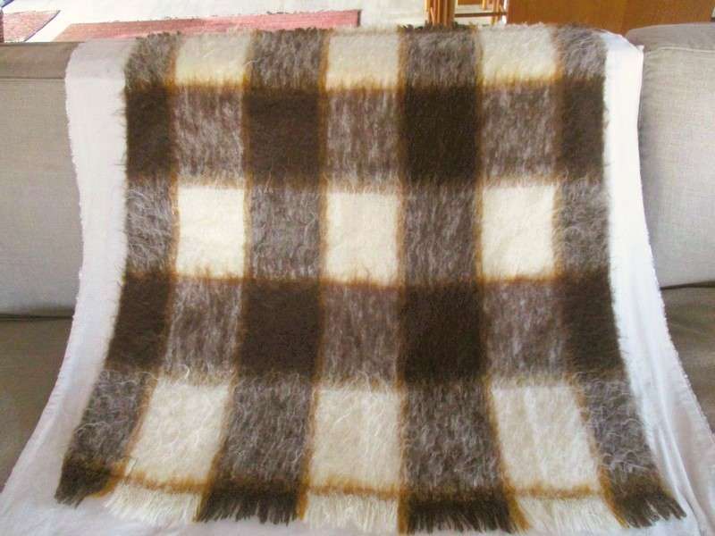 Stunning Clan finest worsted mohair super weave throw in excellent condition