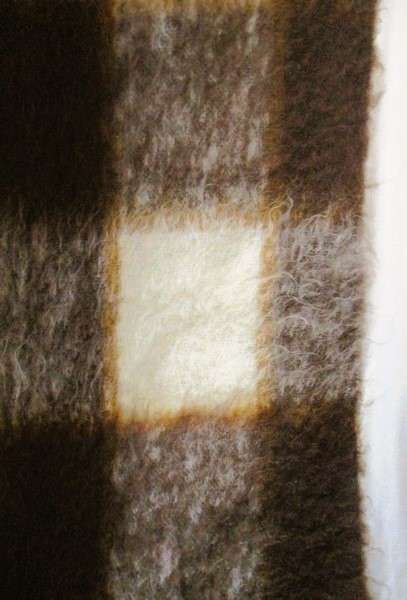 Stunning Clan finest worsted mohair super weave throw in excellent condition