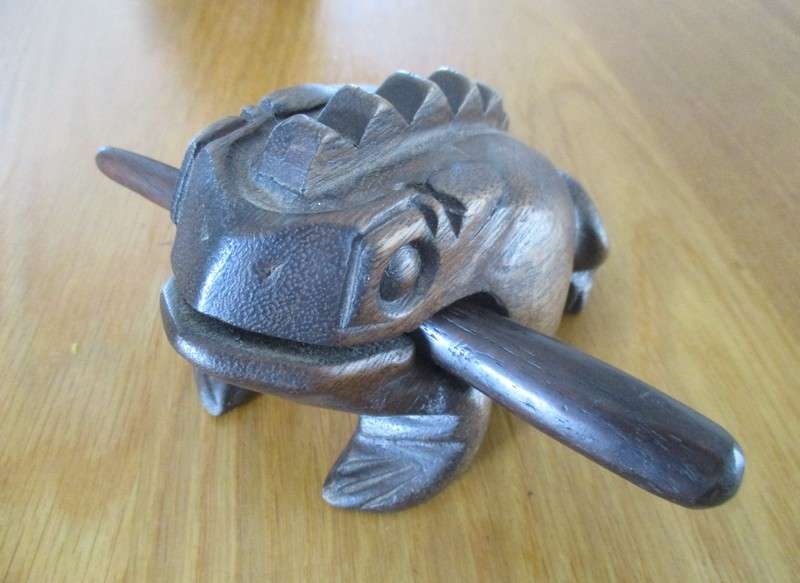 Vintage Thailand wooden Lucky Frog Guiro Rasp musical instrument