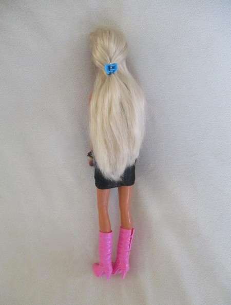 Vintage Mattel Barbie in cute outfit - knees bend