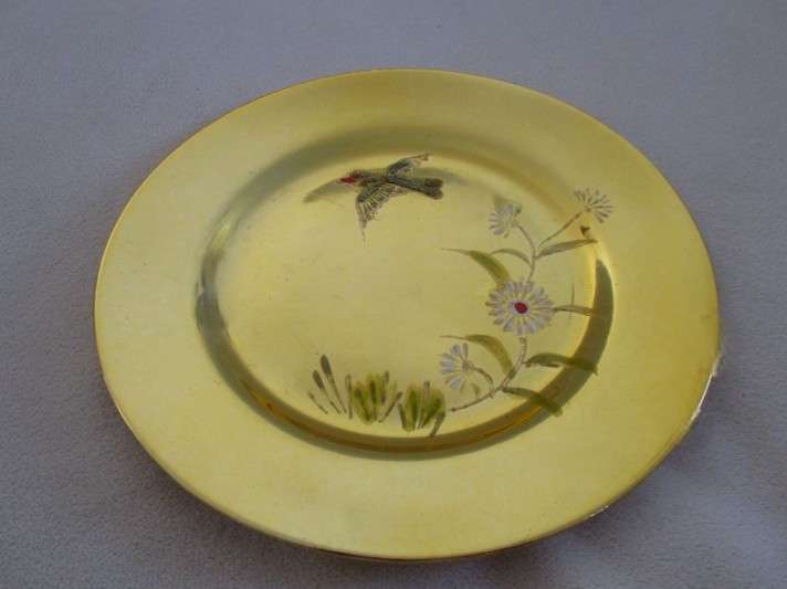 Four beautiful hand painted porcelain gold cake/side plates (disregard reflections)