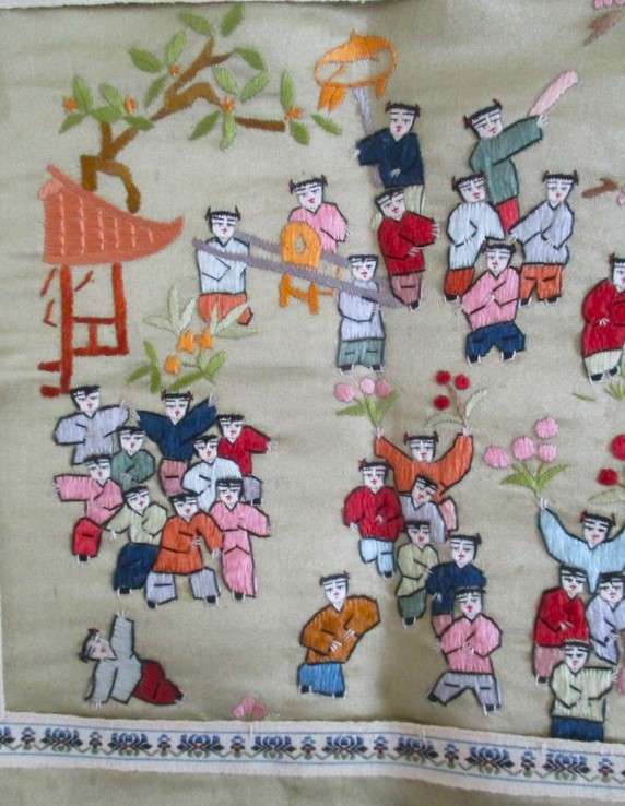 Vintage/antique Chinese silk embroidered panel wall hanging