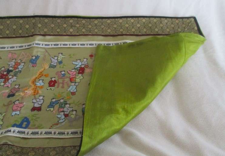 Vintage/antique Chinese silk embroidered panel wall hanging