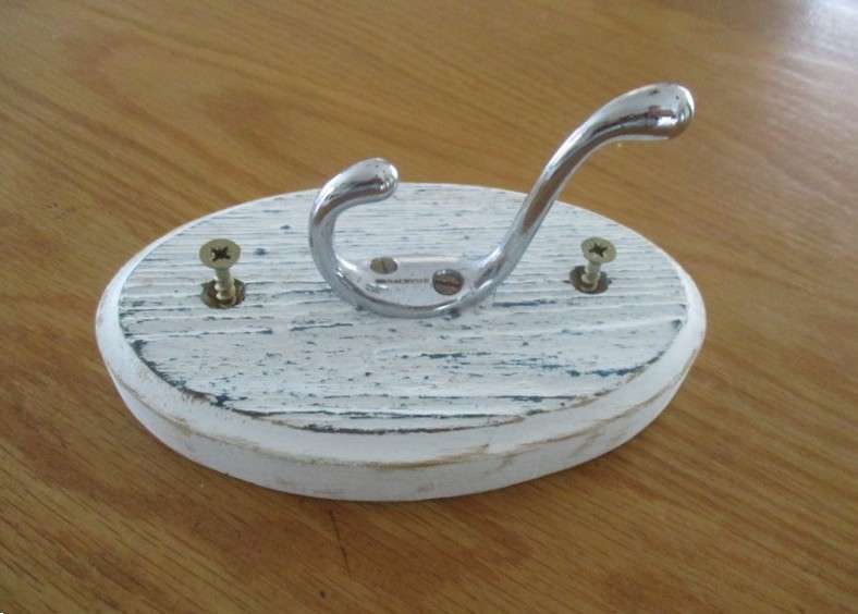 Mission's House decor all-purpose clothes/towel hook on wooden base with wall screws