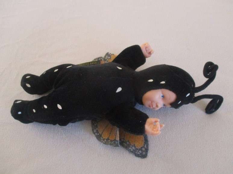 Rare!!    Adorable Vintage 1990's Anne Geddes butterfly doll
