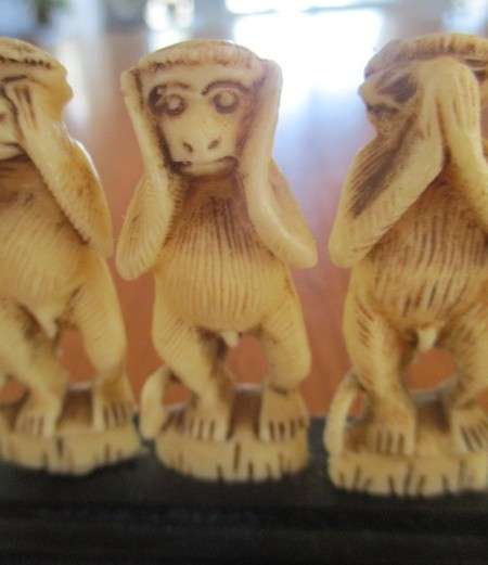 Four cute wise monkeys - made in Italy - Hear no evil, see no evil, speak no evil, do no evil