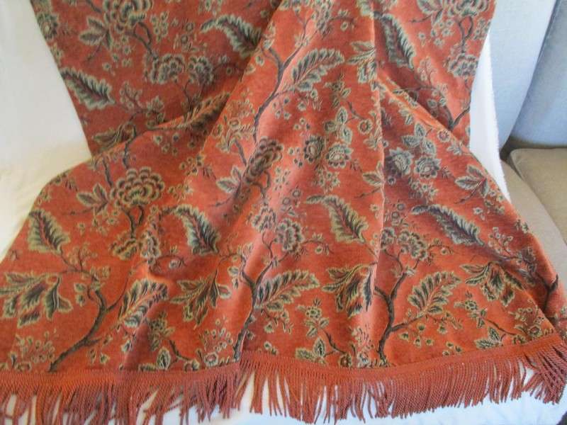 A stunning heavy, quality, lined oriental throw - beautiful shades, great condition