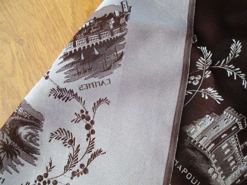 A striking Cote D' Azur scarf