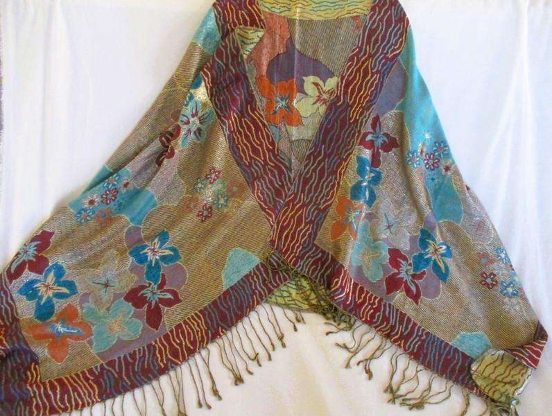 A striking reversable 100% Pashmina/Throw with gold thread