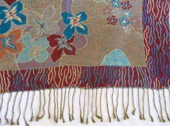 A striking reversable 100% Pashmina/Throw with gold thread