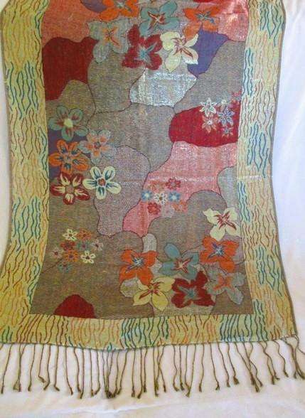 A striking reversable 100% Pashmina/Throw with gold thread