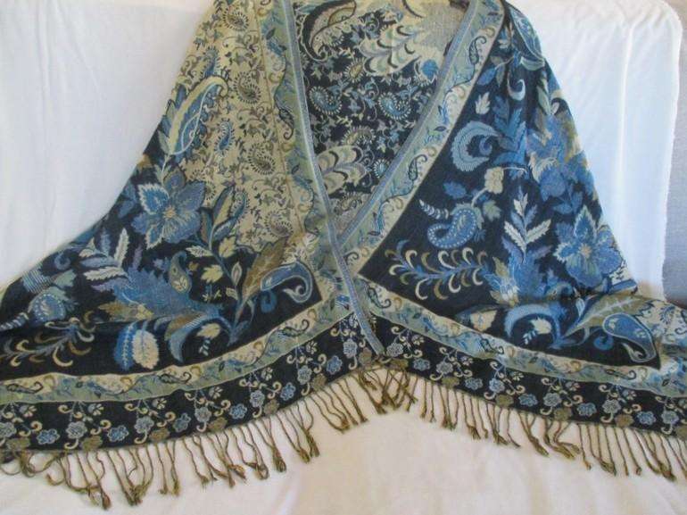 Beautiful long reversable Pashmina/Throw in shades of blue