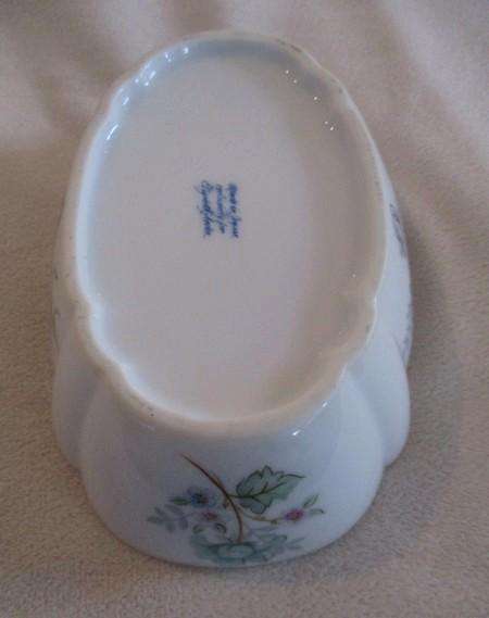 Three Elizabeth Arden collectables for one price