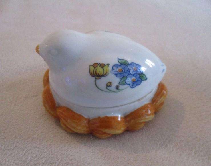 Three Elizabeth Arden collectables for one price