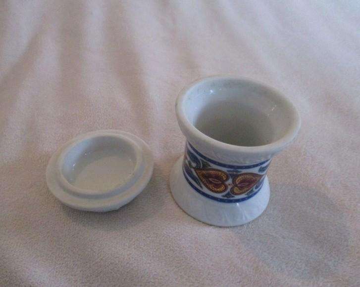 Three Elizabeth Arden collectables for one price