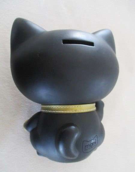 Cute large Mani the lucky cat (Maneki Neko in Japan) savings bank