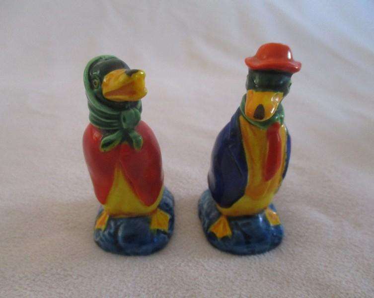 Collectable vintage Japanese hand painted Marutomoware salt & pepper cellars, preserve jar & spoon