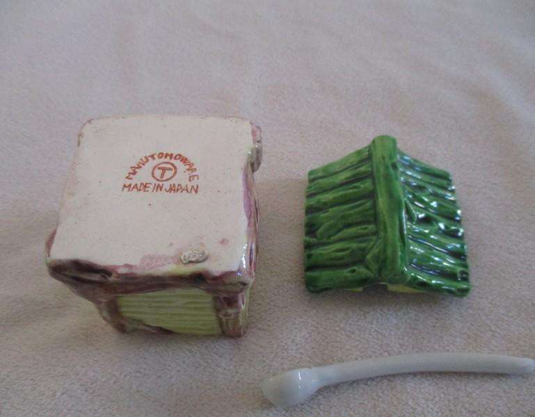 Collectable vintage Japanese hand painted Marutomoware salt & pepper cellars, preserve jar & spoon