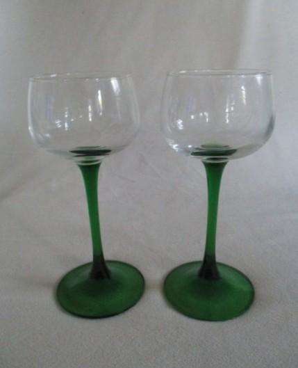 Batch of green glass for the collector (nine items)
