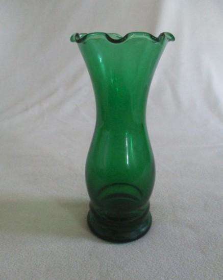 Batch of green glass for the collector (nine items)