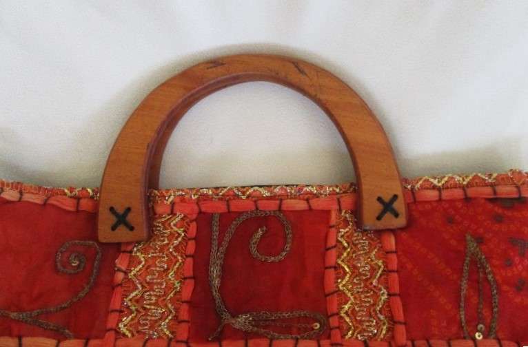 Stunning hand embroidered bag from Thailand in wonderful condition