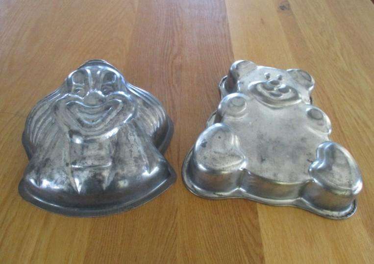 Great for kiddies parties - vintage clown and teddy bear jelly moulds