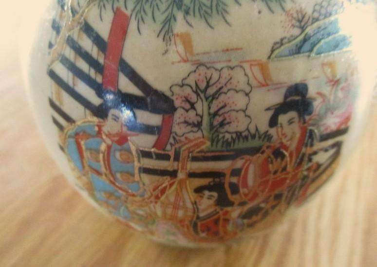 Two beautiful oriental items - small vintage Satsuma vase and square trinket dish