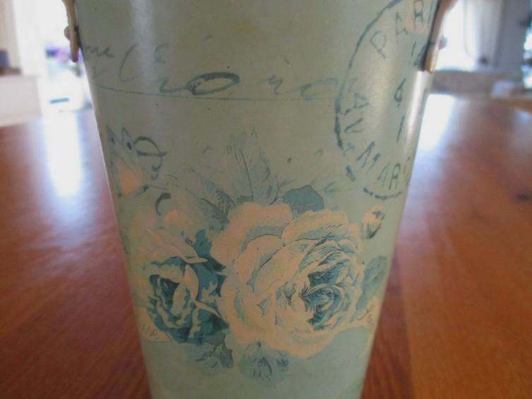 Pretty Provence style metal cut flower holder/vase