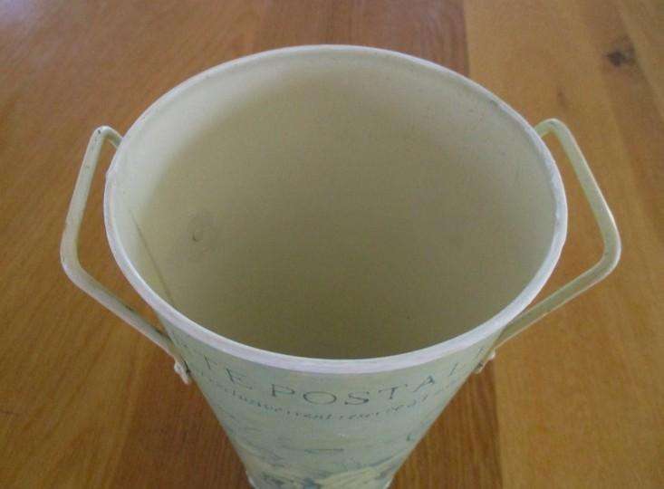 Pretty Provence style metal cut flower holder/vase