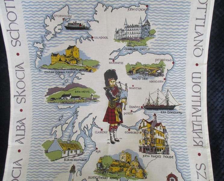 7. - Large Scottish pictorial cloth - Scotland's historical sites