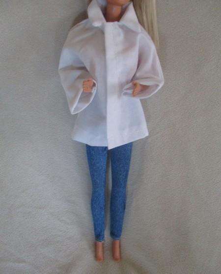 Vintage Mattel Barbie in cute blue jeans - knees bend