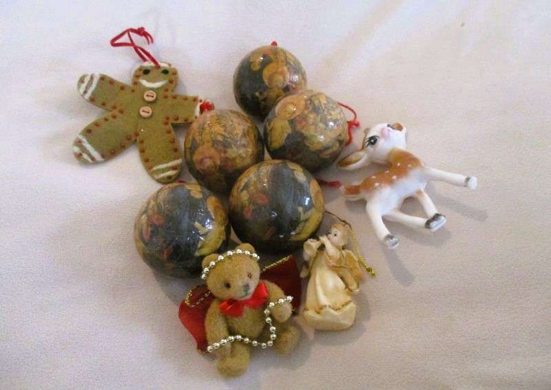 A batch of nine vintage Christmas ornaments for one price