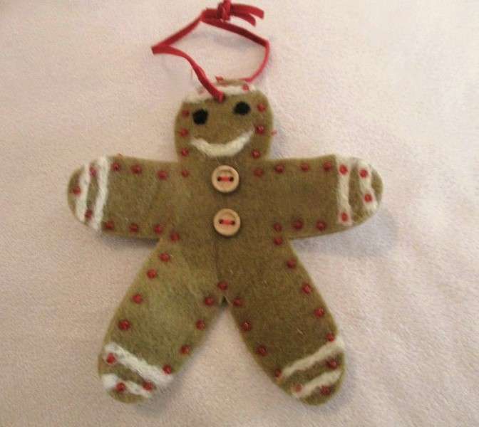A batch of nine vintage Christmas ornaments for one price