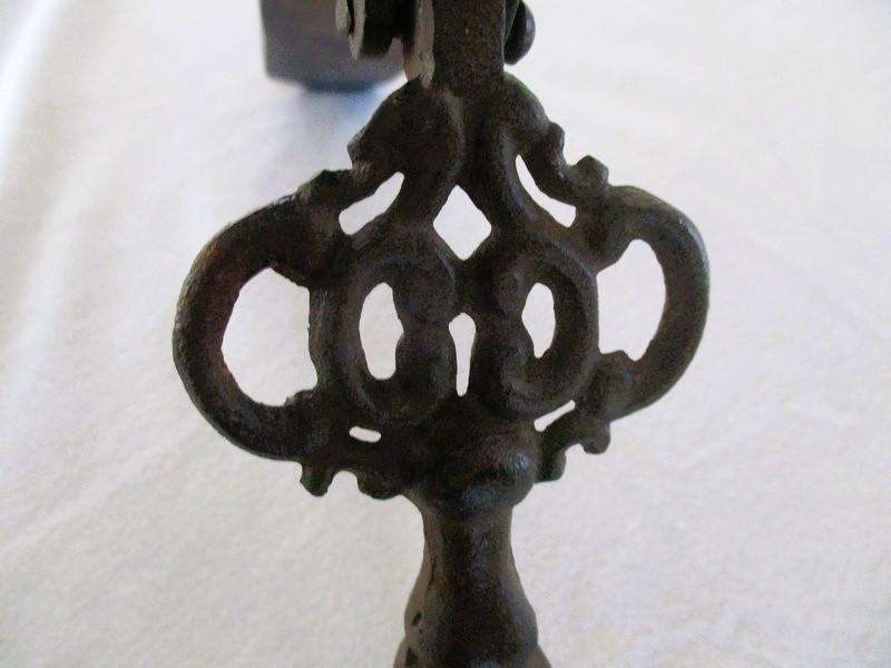 Vintage/antique heavy duty cast iron key-shaped door knocker