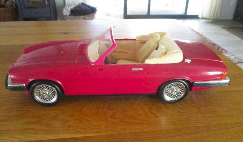 Enormous (63cm long) vintage 1991 Mattel, Italy Barbie car to display your Barbie dolls (car only)