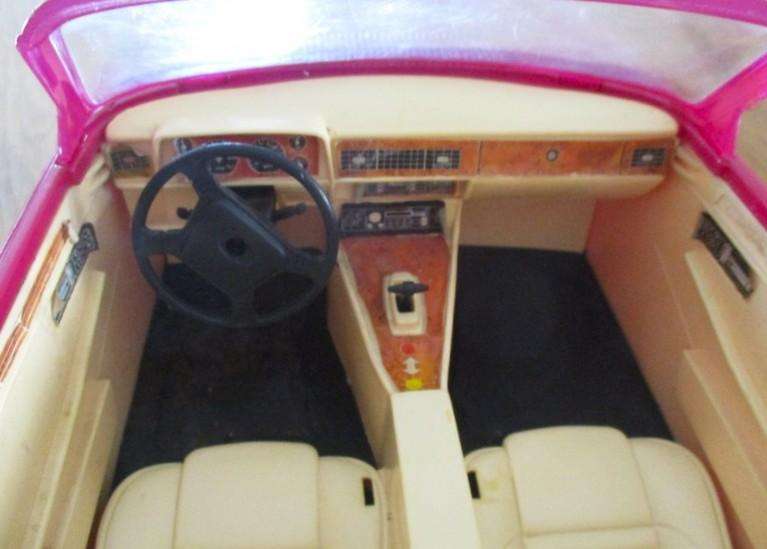 Enormous (63cm long) vintage 1991 Mattel, Italy Barbie car to display your Barbie dolls (car only)