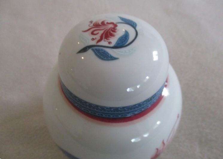 Elizabeth Arden lidded jar - The Royal Pavilion at Brighton