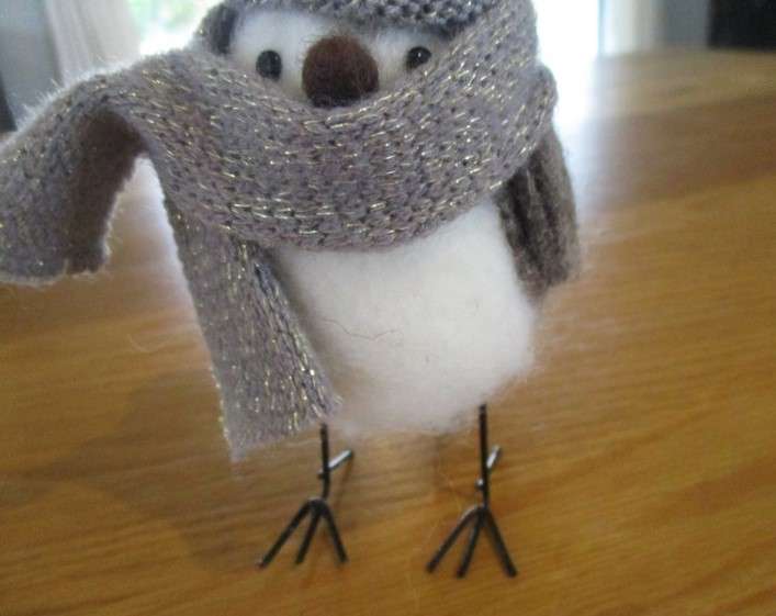Just an adorable little bird to display