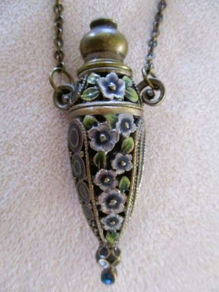 Vintage cloisonne enamel perfume flacon pendant - beautifully made with intricate detail