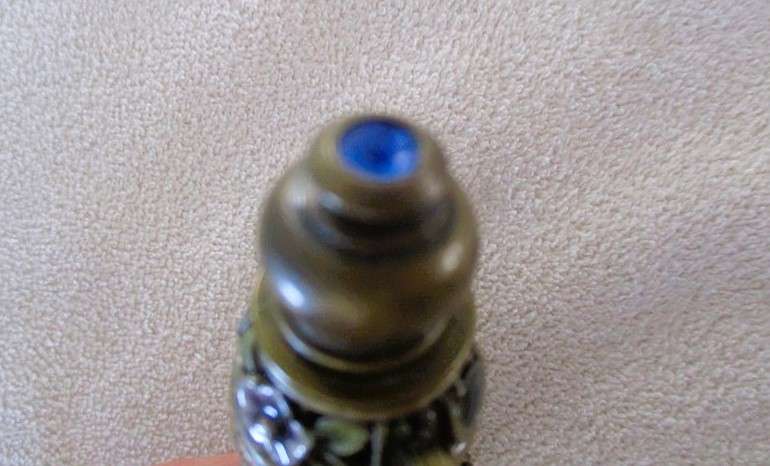 Vintage cloisonne enamel perfume flacon pendant - beautifully made with intricate detail