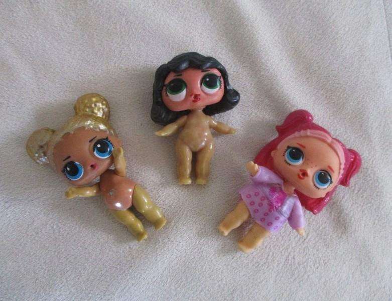 Batch of twelve  adorable small LOL Surprise-like dollies