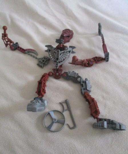 "Robot Invincibility" set in original container - Bela clone set of Lego Bionicle Toa Hordika Onewa