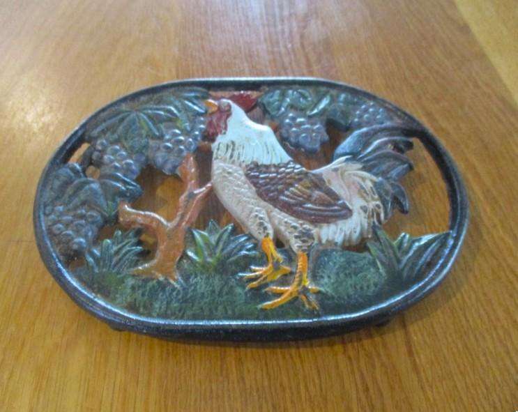 Cast iron trivet/pot stand with crowing rooster